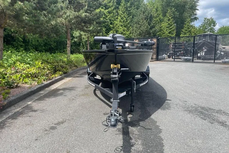 Slide: The Image of Tracker Super Guide V-16 T 2025 - 28