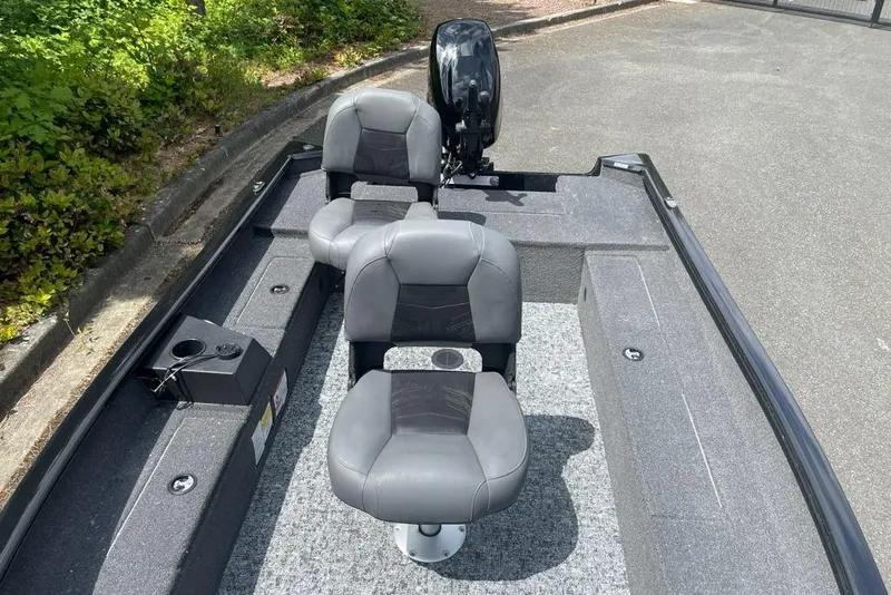 Slide: The Image of Tracker Super Guide V-16 T 2025 - 29