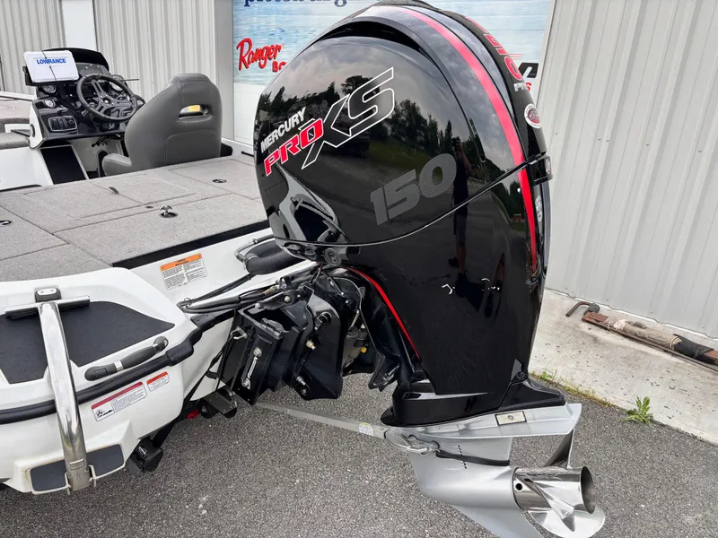 Slide: The Image of 2017 Nitro Z18 boat with Mercury Pro XS 150 outboard motor. - 15