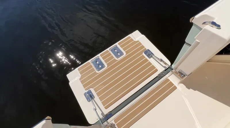 Slide: The Image of Grady-White 281 Coastal Explorer 2026 - 19