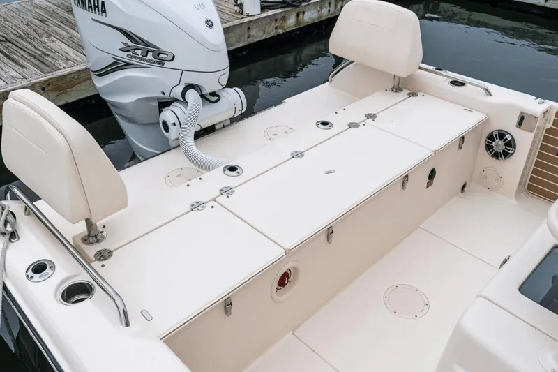 Slide: The Image of Grady-White 281 Coastal Explorer 2026 - 7