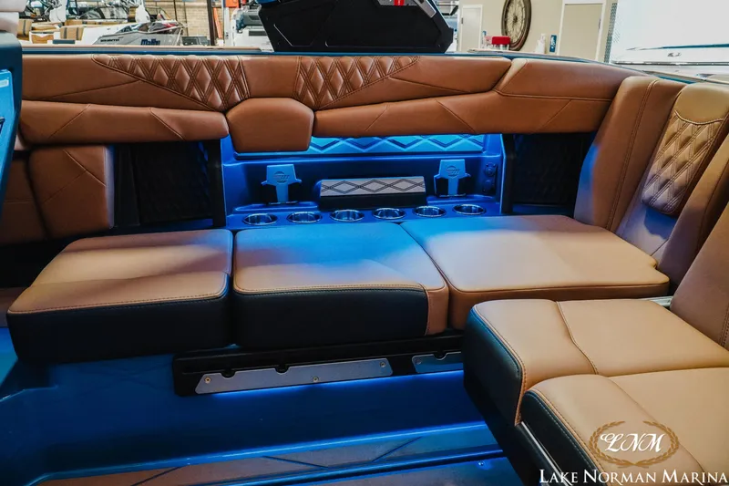 Slide: The Image of Malibu M230 2025 - 13