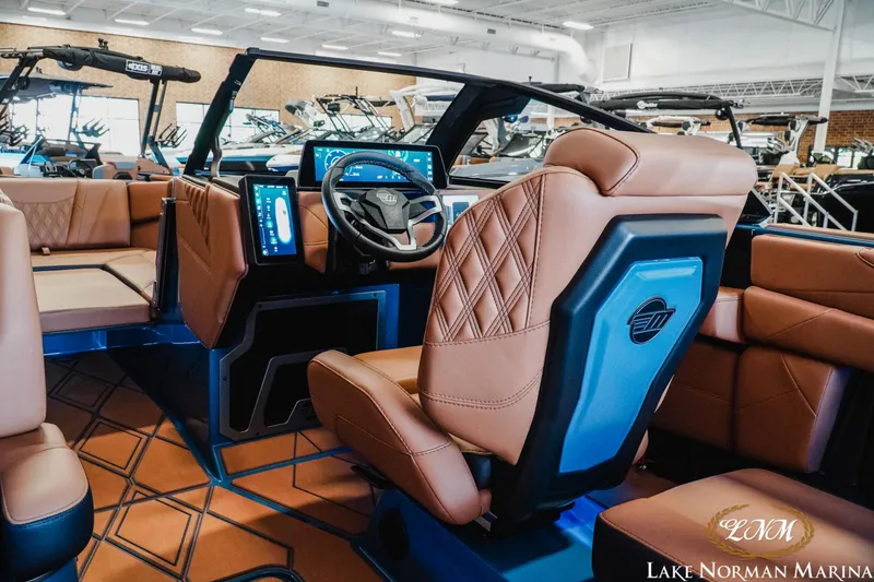 Slide: The Image of Malibu M230 2025 - 14