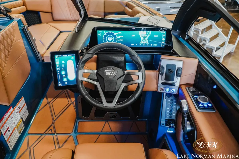 Slide: The Image of Malibu M230 2025 - 15