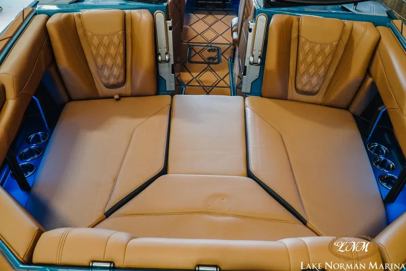 Slide: The Image of Malibu M230 2025 - 6