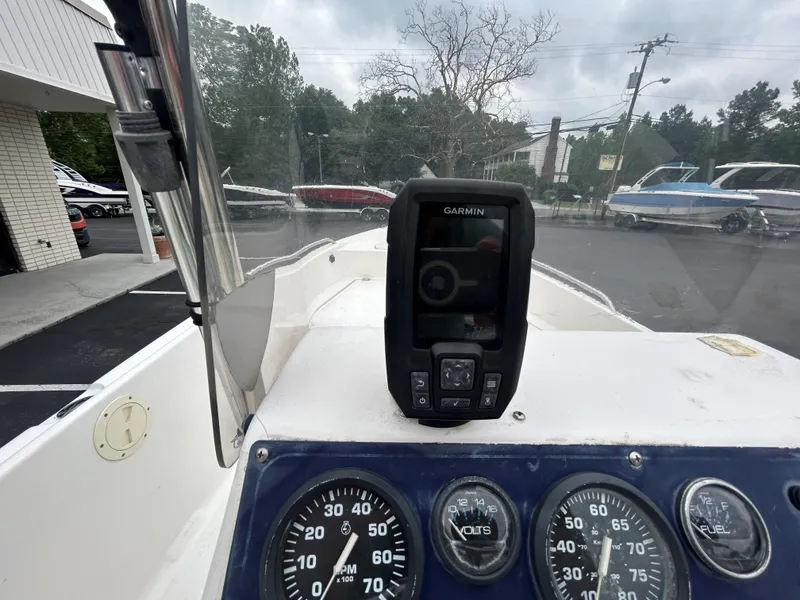 Slide: The Image of Console view of a 2001 Sea Fox 172 CC boat with Garmin GPS and gauges. - 10