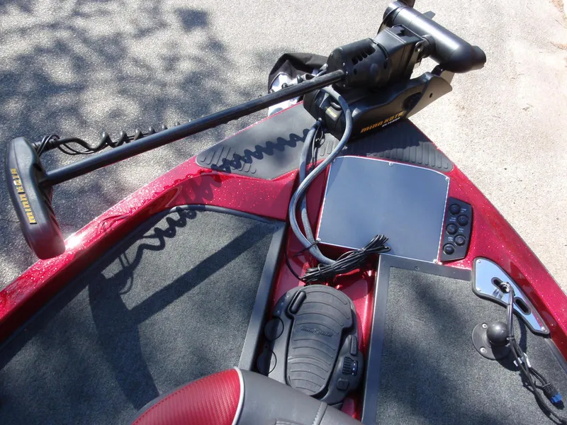 Slide: The Image of 2017 Ranger Z518 Comanche boat deck with trolling motor and control panel. - 8