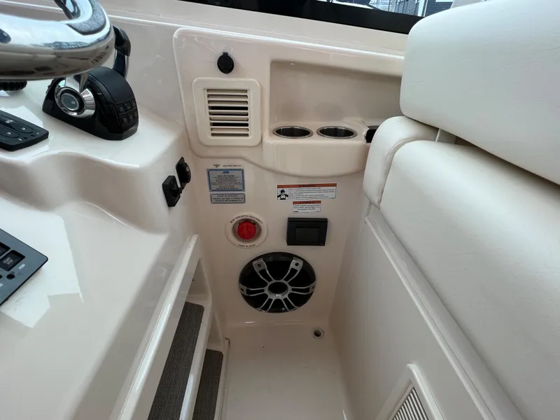 Slide: The Image of Grady-White Freedom 375 2020 - 85