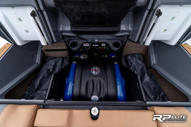 Slide: The Image of MasterCraft X22 2025 - 59