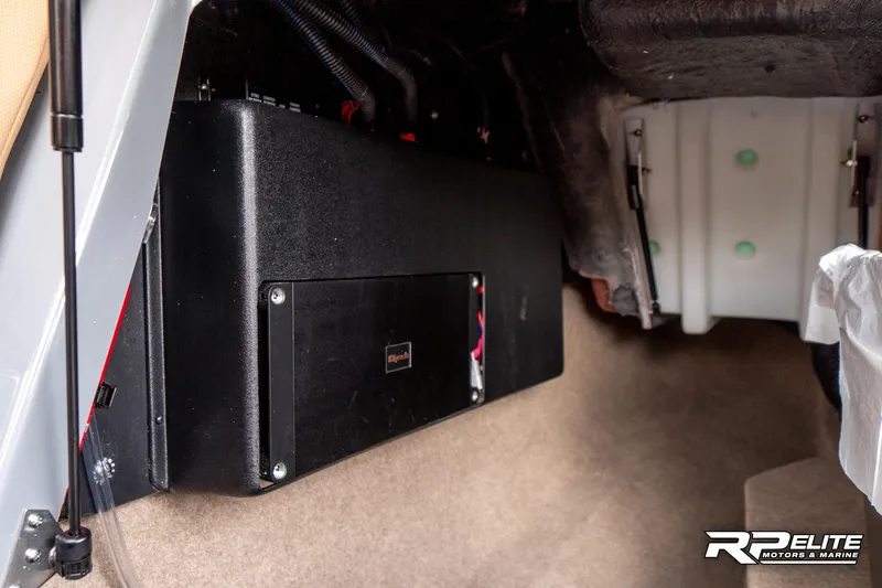 Slide: The Image of MasterCraft X22 2025 - 71