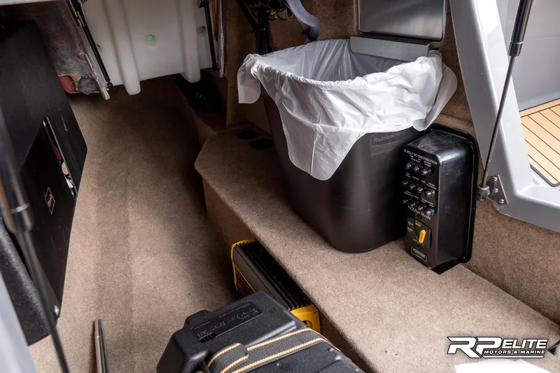 Slide: The Image of MasterCraft X22 2025 - 73