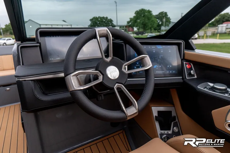 Slide: The Image of MasterCraft X22 2025 - 84