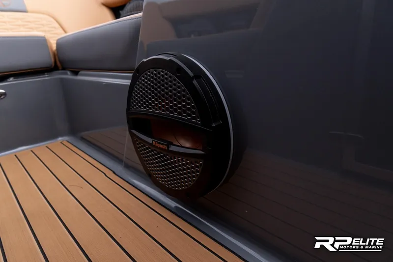 Slide: The Image of MasterCraft X22 2025 - 97