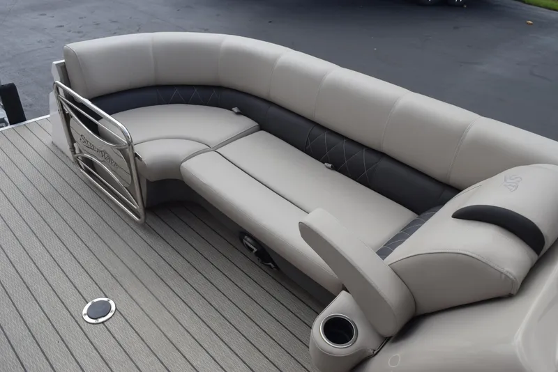 Slide: The Image of Luxurious seating on 2022 Silver Wave 2410 SW5 JS pontoon boat. - 15