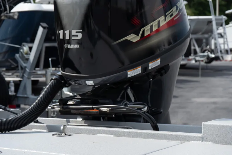Slide: The Image of Avid 19 FSX 2025 boat with Yamaha 115 VMAX outboard motor. - 10