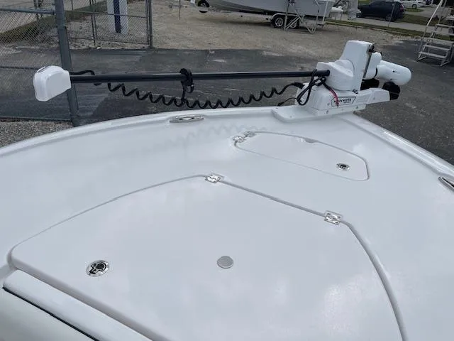 Slide: The Image of 2025 Tidewater 2500 Carolina Bay boat deck with trolling motor. - 19