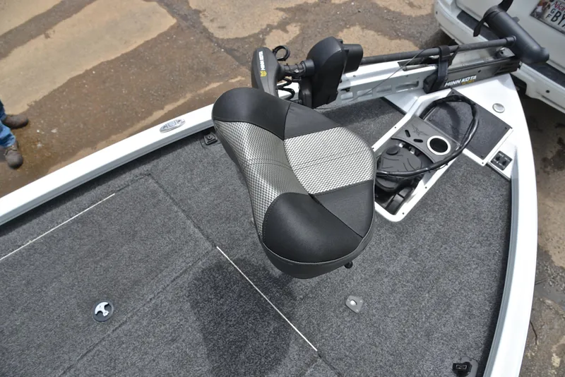 Slide: The Image of 2020 Vexus AVX1880 boat deck with seat and trolling motor. - 25