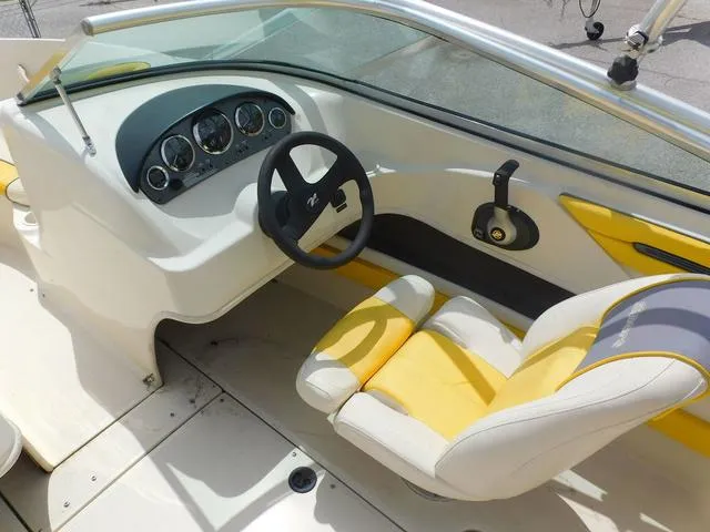 Slide: The Image of Sea Ray 205 Sport Series 2006 - 7