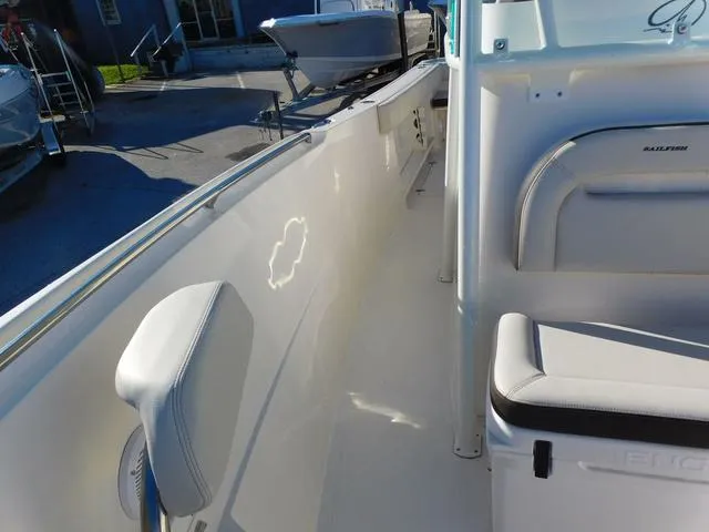 Slide: The Image of Sailfish 290 CC 2023 - 22