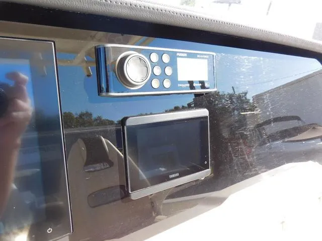 Slide: The Image of Sailfish 290 CC 2023 - 9