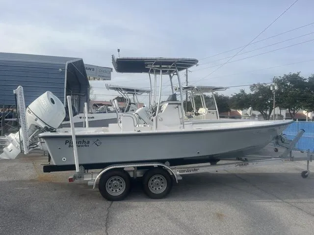 Slide: The Image of Piranha Casador B2200 2023 - 1