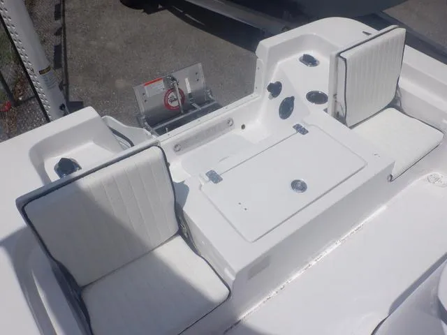 Slide: The Image of Piranha Casador B2200 2023 - 10