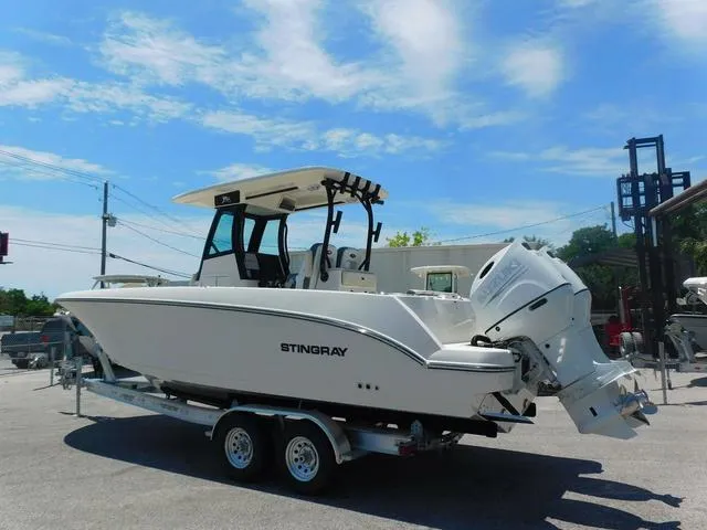 Slide: The Image of Stingray 253CC 2024 - 60