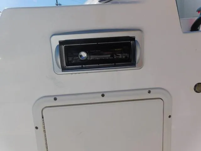 Slide: The Image of Hurricane SunDeck Sport 188 OB 2014 - 12