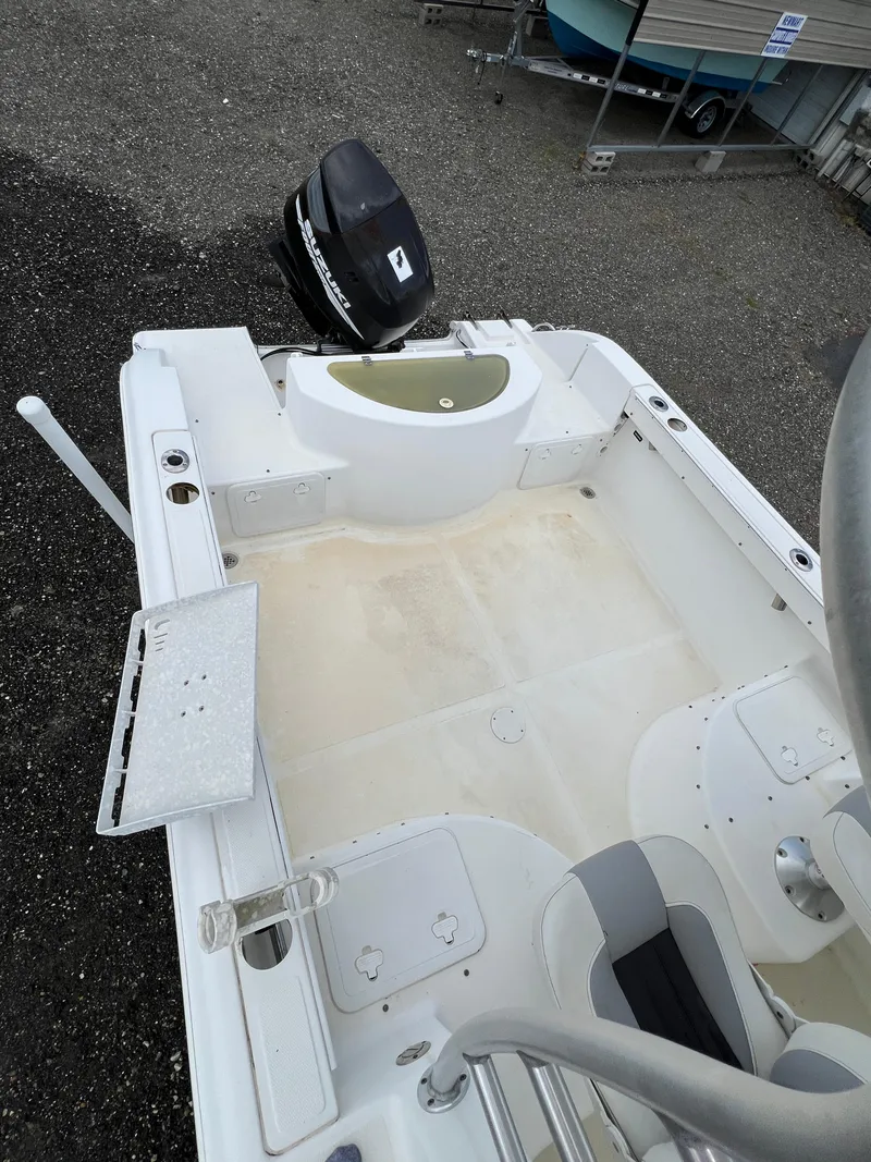 Slide: The Image of Sea Fox 236 Walk Around 2006 - 10