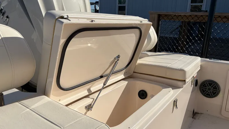 Slide: The Image of Grady-White 251 Coastal Explorer 2026 - 18