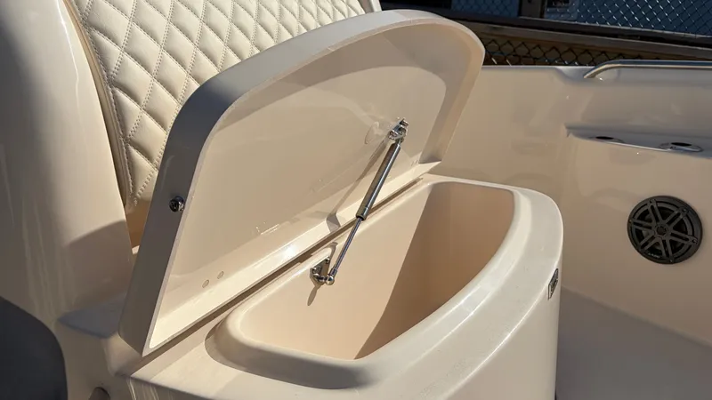 Slide: The Image of Grady-White 251 Coastal Explorer 2026 - 22