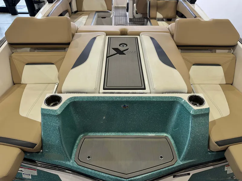 Slide: The Image of MasterCraft XStar S 2022 - 12