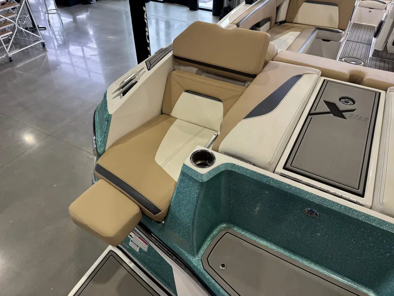 Slide: The Image of MasterCraft XStar S 2022 - 14