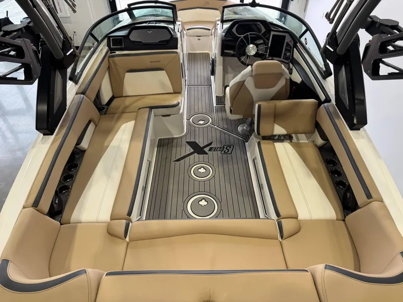 Slide: The Image of MasterCraft XStar S 2022 - 15