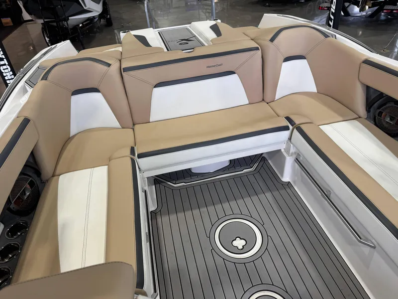 Slide: The Image of MasterCraft XStar S 2022 - 18