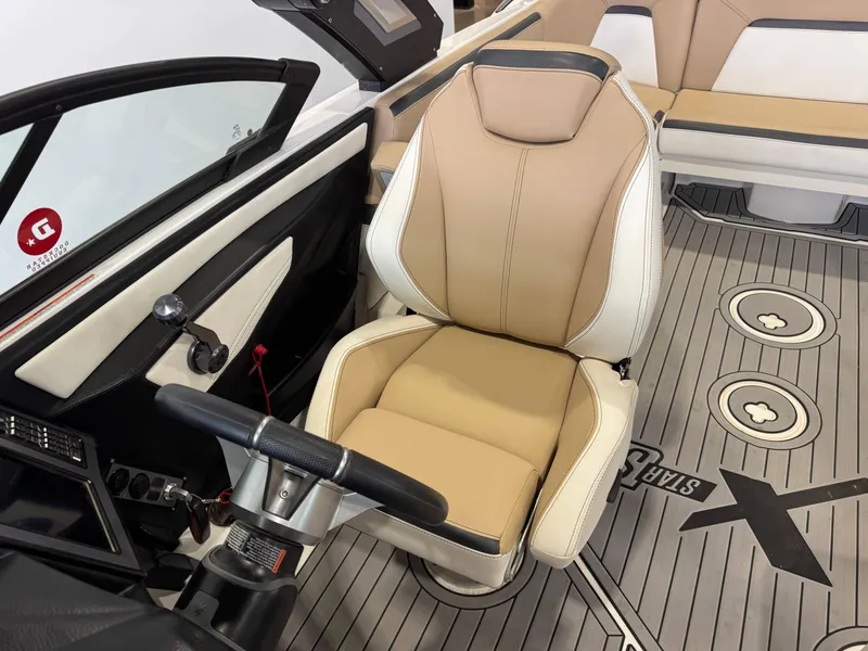 Slide: The Image of MasterCraft XStar S 2022 - 23