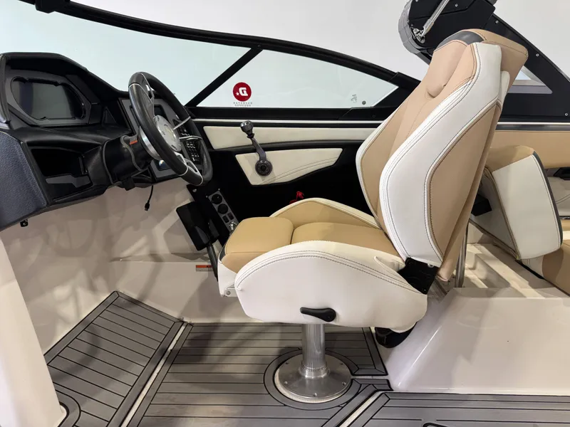 Slide: The Image of MasterCraft XStar S 2022 - 25