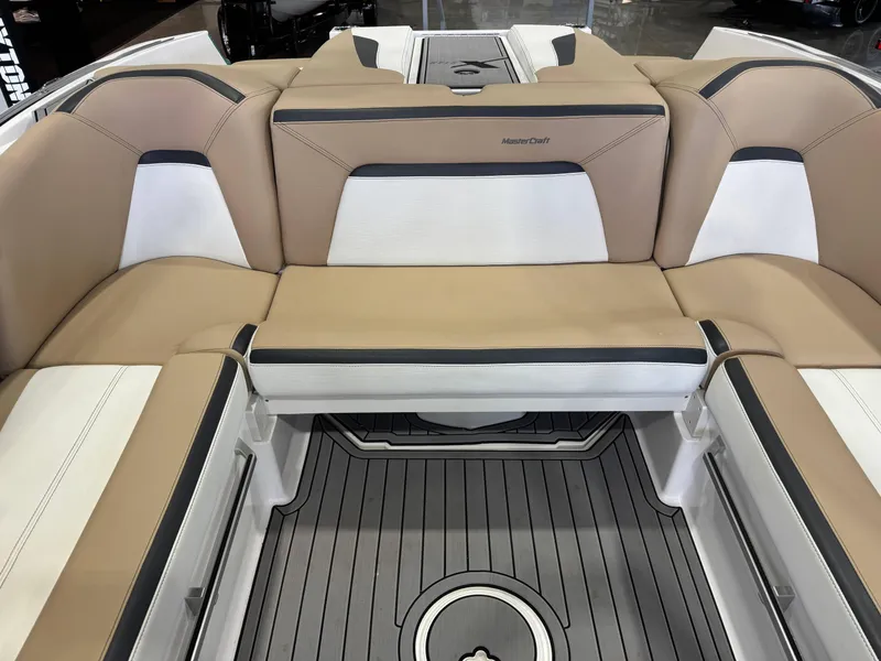 Slide: The Image of MasterCraft XStar S 2022 - 29