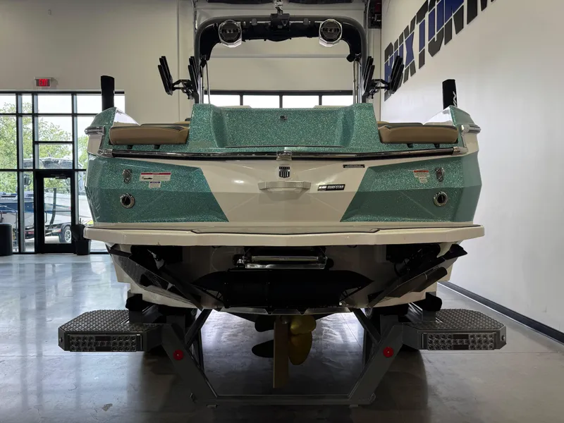 Slide: The Image of MasterCraft XStar S 2022 - 6