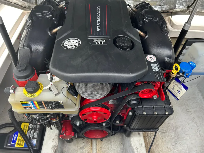 Slide: The Image of Volvo Penta 350 V8 engine in a 2016 Hunt Yachts Harrier 25 boat. - 8