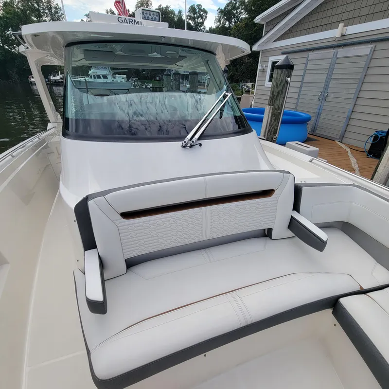 Slide: The Image of Tiara 38 LS 2021 - 82