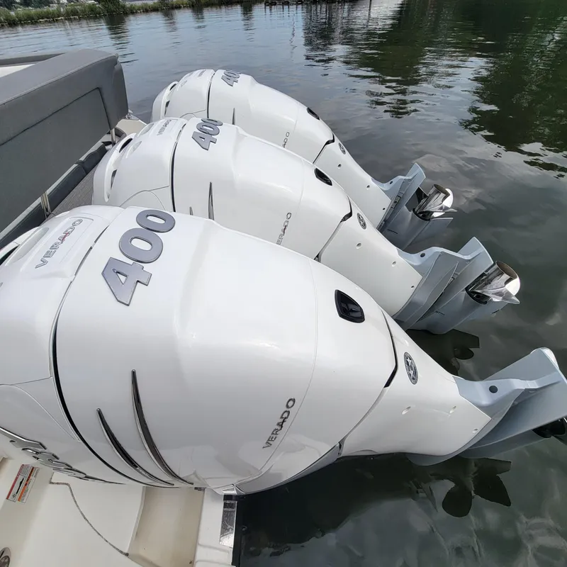 Slide: The Image of Tiara 38 LS 2021 - 86