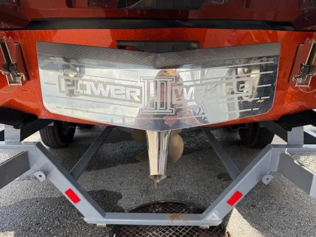 Slide: The Image of 2019 Malibu Wakesetter 22 MXZ boat stern with Power Wedge III feature. - 31