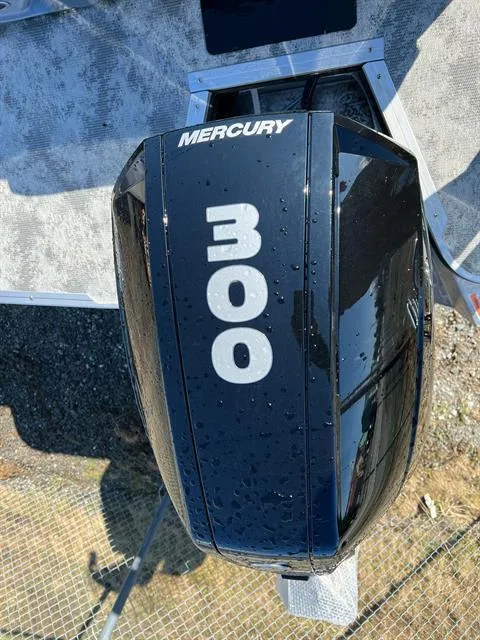 Slide: The Image of Mercury 300 outboard motor on 2023 Crest Continental 250 boat. - 25