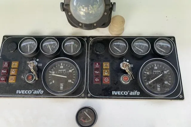 Slide: The Image of Dashboard of 1991 King's Craft 48 Motor Yacht. - 10