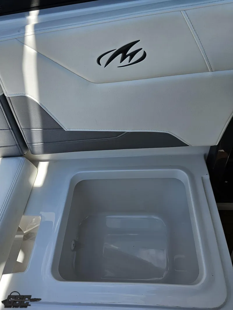 Slide: The Image of Monterey 258 Super Sport 2018 - 50