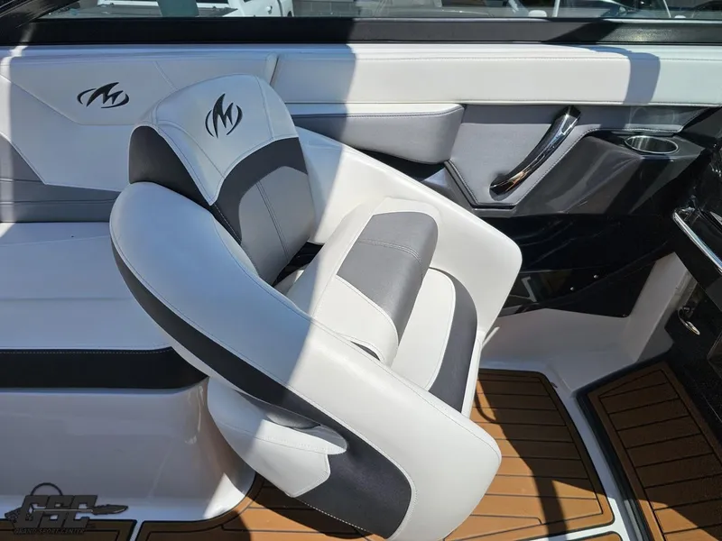 Slide: The Image of Monterey 258 Super Sport 2018 - 54