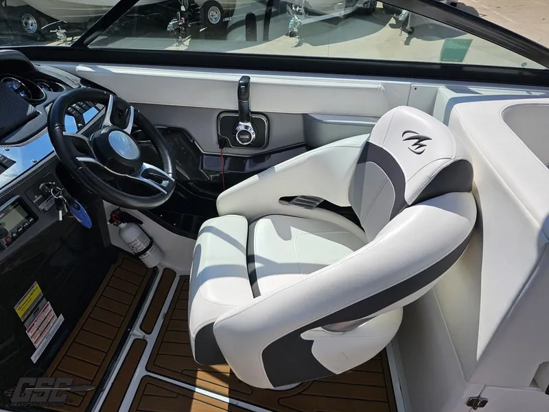 Slide: The Image of Monterey 258 Super Sport 2018 - 59