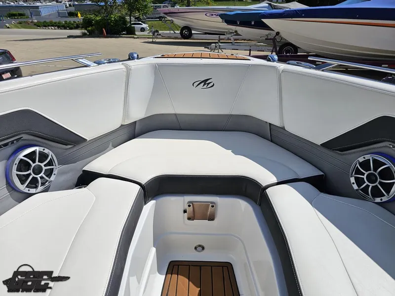 Slide: The Image of Monterey 258 Super Sport 2018 - 78