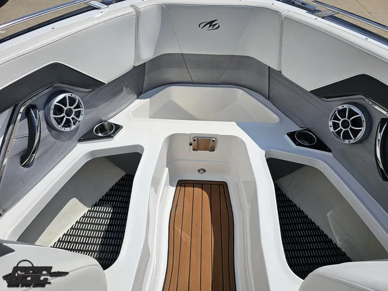 Slide: The Image of Monterey 258 Super Sport 2018 - 80